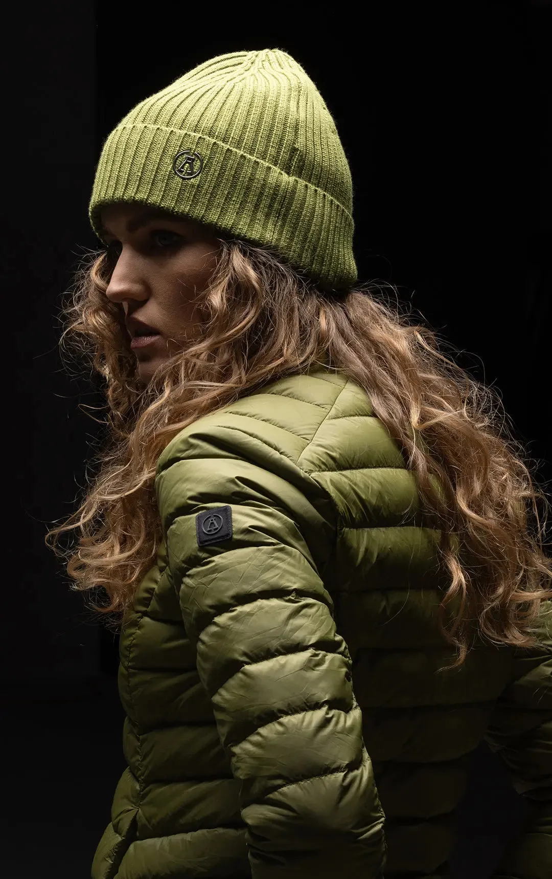 ESSENTIAL LIGHTWEIGHT DOWN JACKET