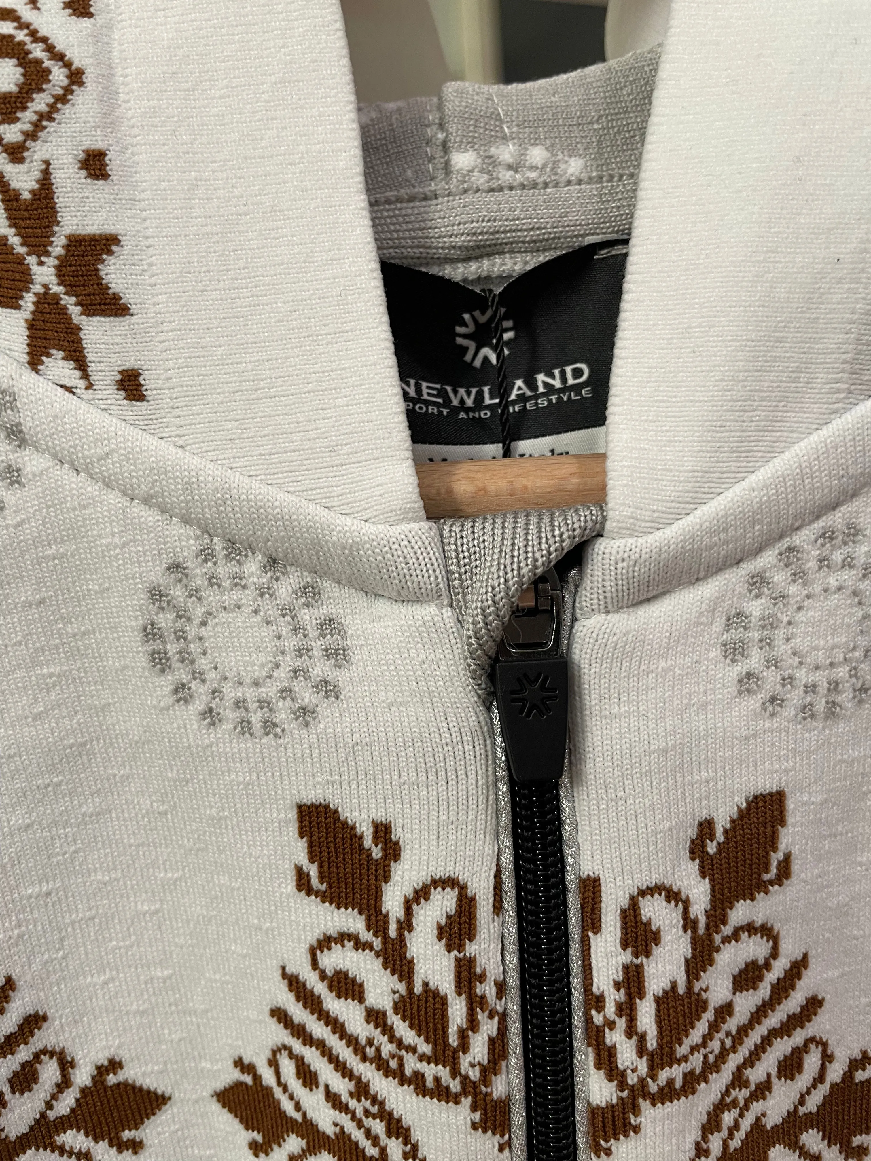 Newland - Snowflake Sport & Lifestyle Technical Hoodie